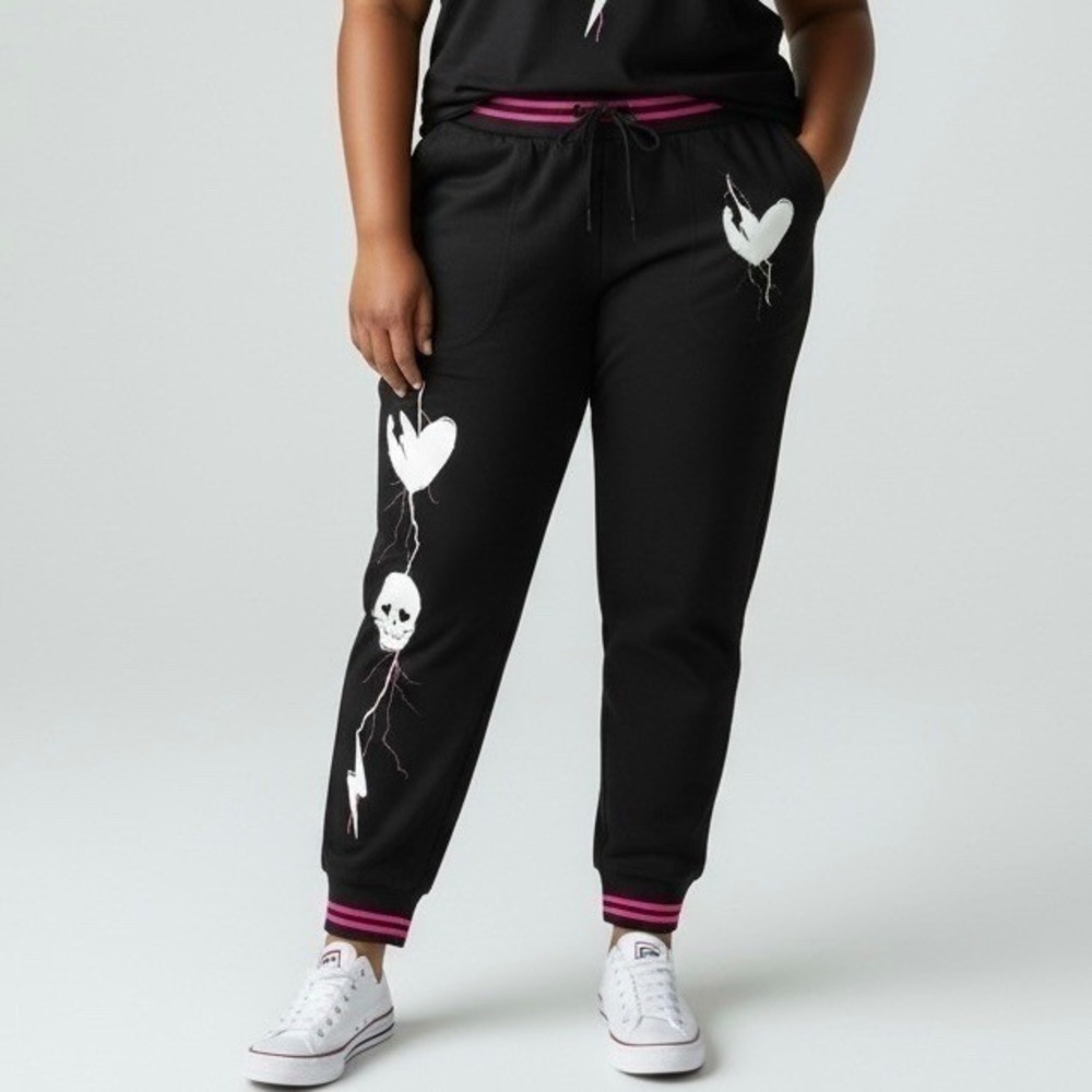 Torrid LoveSick Women's Skull Heart Modal Jogger Plus Sz 6X Black Goth Girly NWT